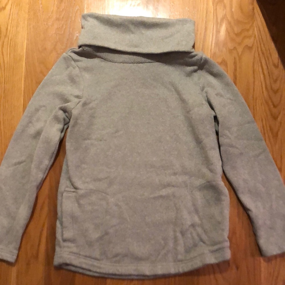 LL Bean Grey Pullover with pockets